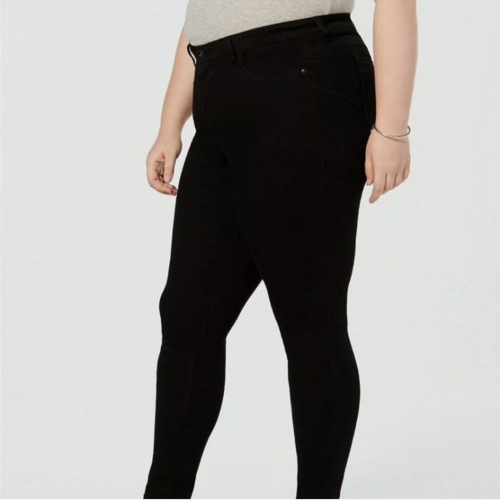 Style & Co Plus Size Mid Rise Skinny-Leg Black‎ Pants NWT